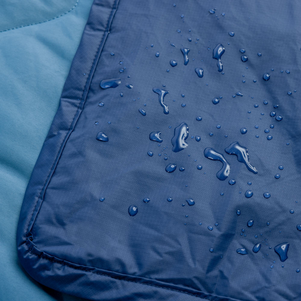 Quilted Lightweight Water-Resistant Adventure Blanket - Blue